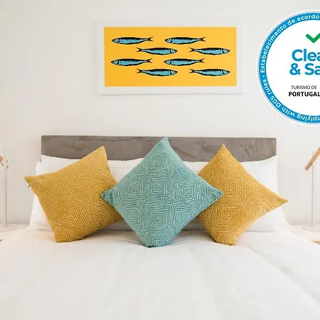 Waterside Village - Sea View شقة